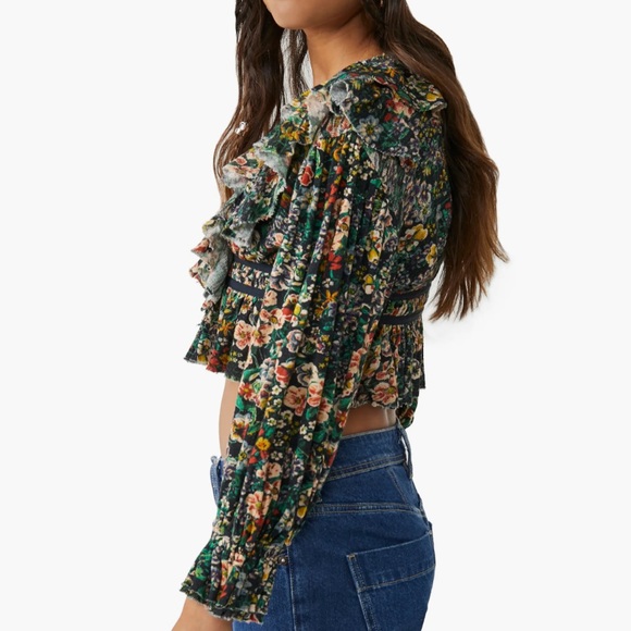 NWOT Free People Ruffle Top Sz Small in Dark Floral - Picture 3 of 12